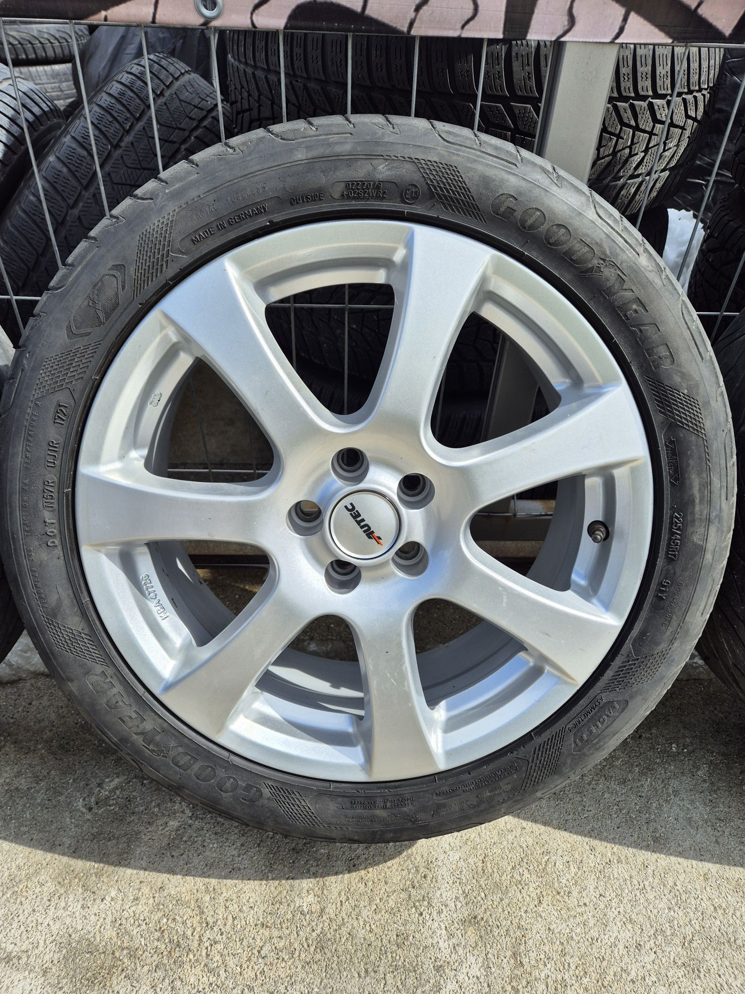 Джанти Autec 17 цола , 5х100 , 7j ,et40 , 225/45/17 Toyota  Vw Audi