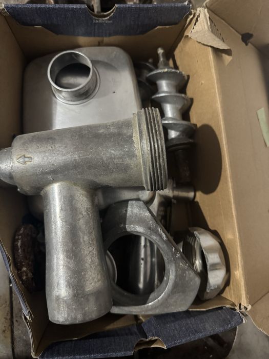 Продам запчасти на мясорубку