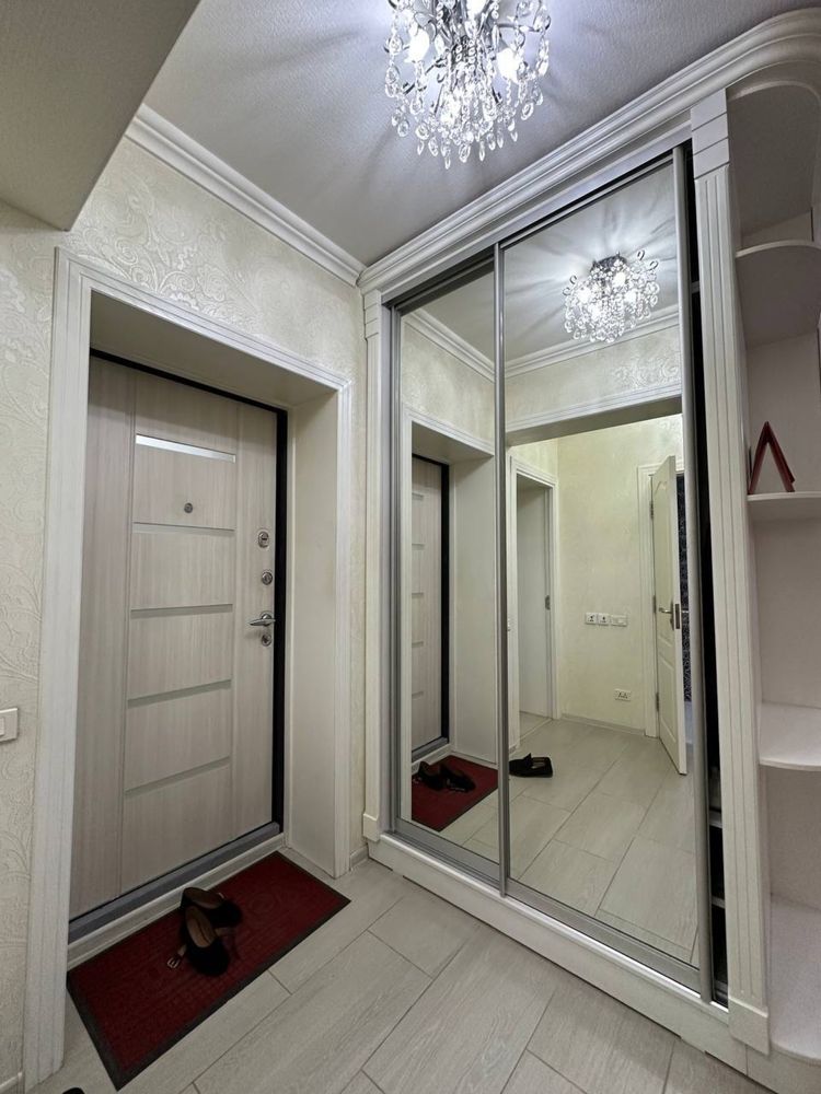 Продам квартиру 77 серия Генерал Петрова