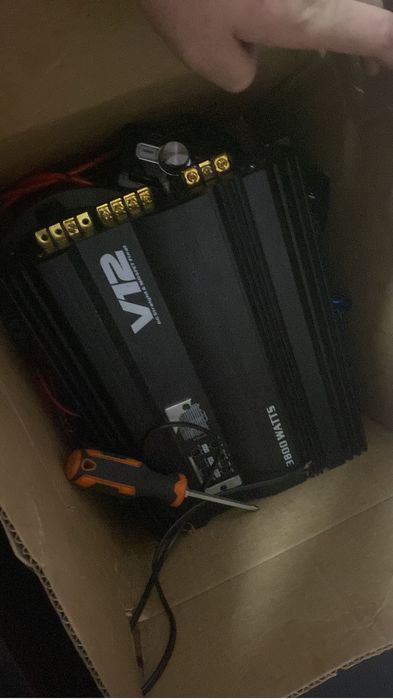 Усилитель для колонок в машину