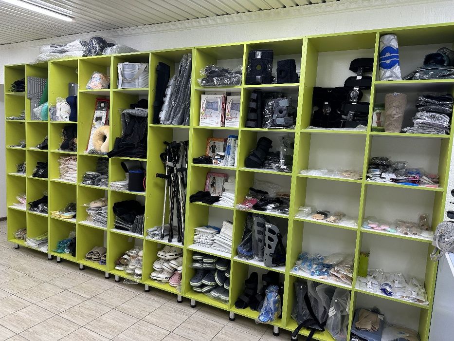 Полка стеллаж для магазина