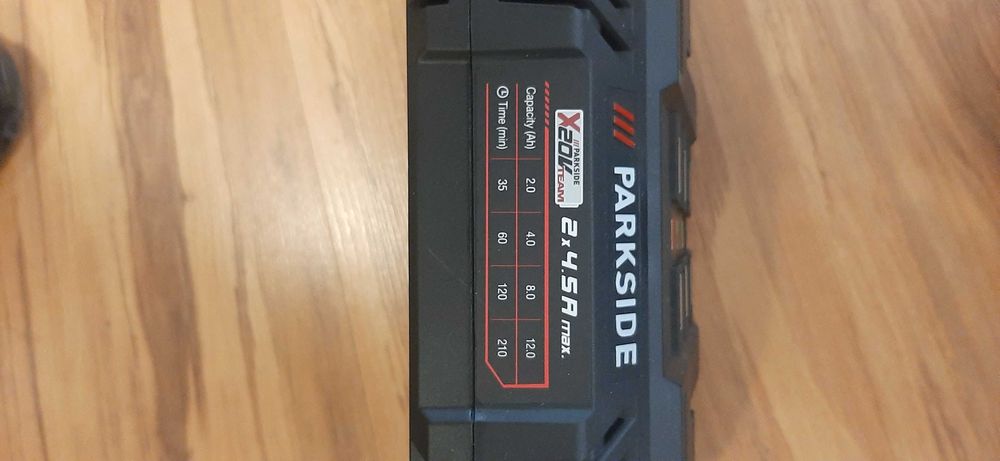 Incarcator rapid acumulatori dublu 2 x 4,5Ah PARKSIDE PDSLG 20V-B1