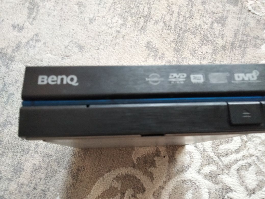 Продам двд benq, не знаю рабочий он или нет