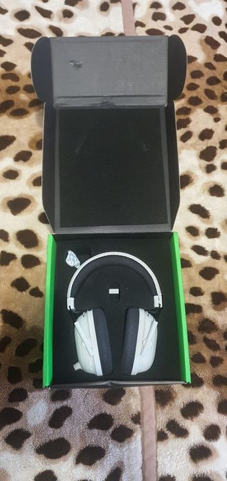Vând căști Razer Blackshark V2 Pro White Edition Full Box