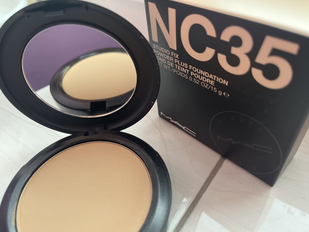 Max studio fix powder plus foundation