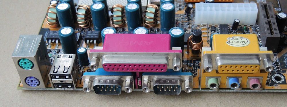 Shuttle AK12 Via Apollo KT133 Socket 462/A Testat