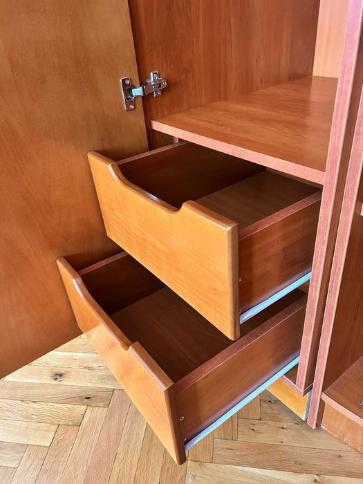 Ъглов гардероб + скрин (естествен фурнир)