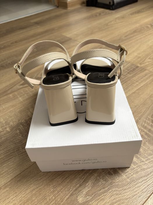 Sandale cu toc din piele naturală Giulio mărimea 35