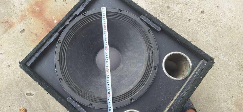 Set boxe pasive 15" 2x300w RMS 8ohm + bass 18" 2x500w RMS 8ohm
