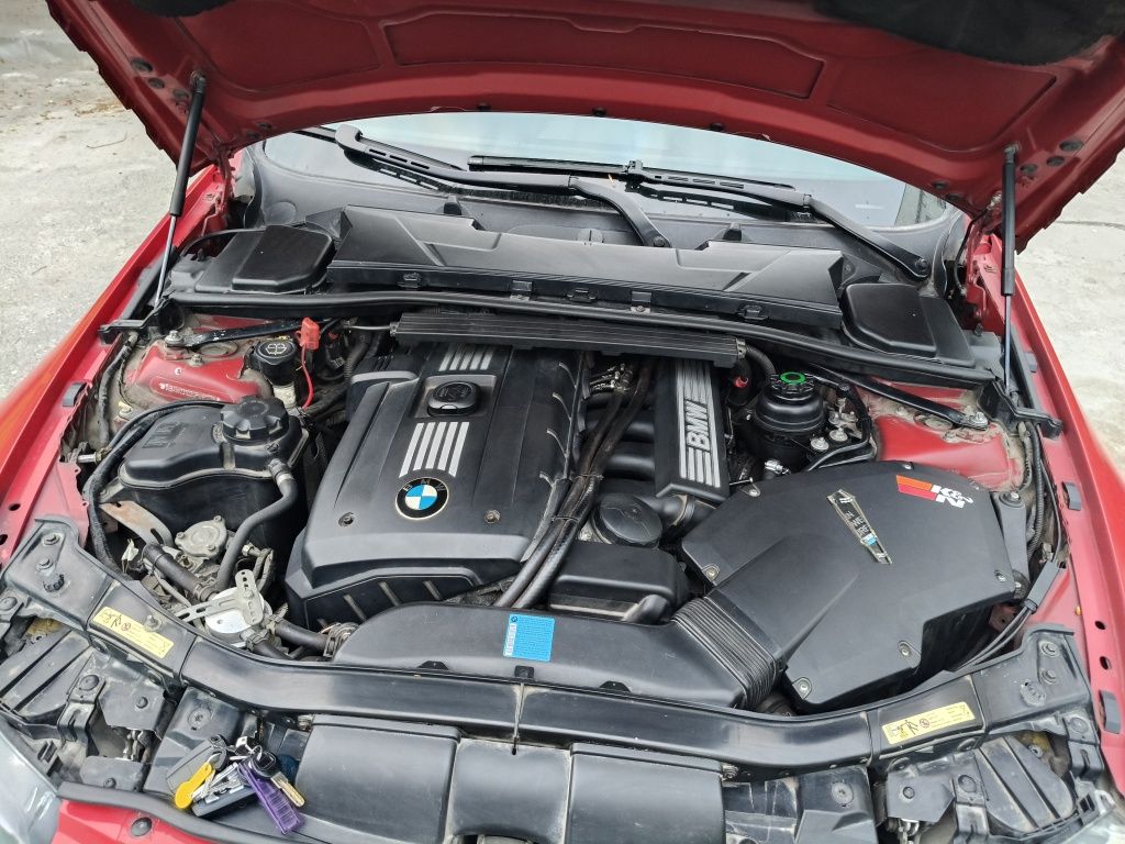 BMW 325xi M packet, Automată,GPL,X Drive,km.putini!!!