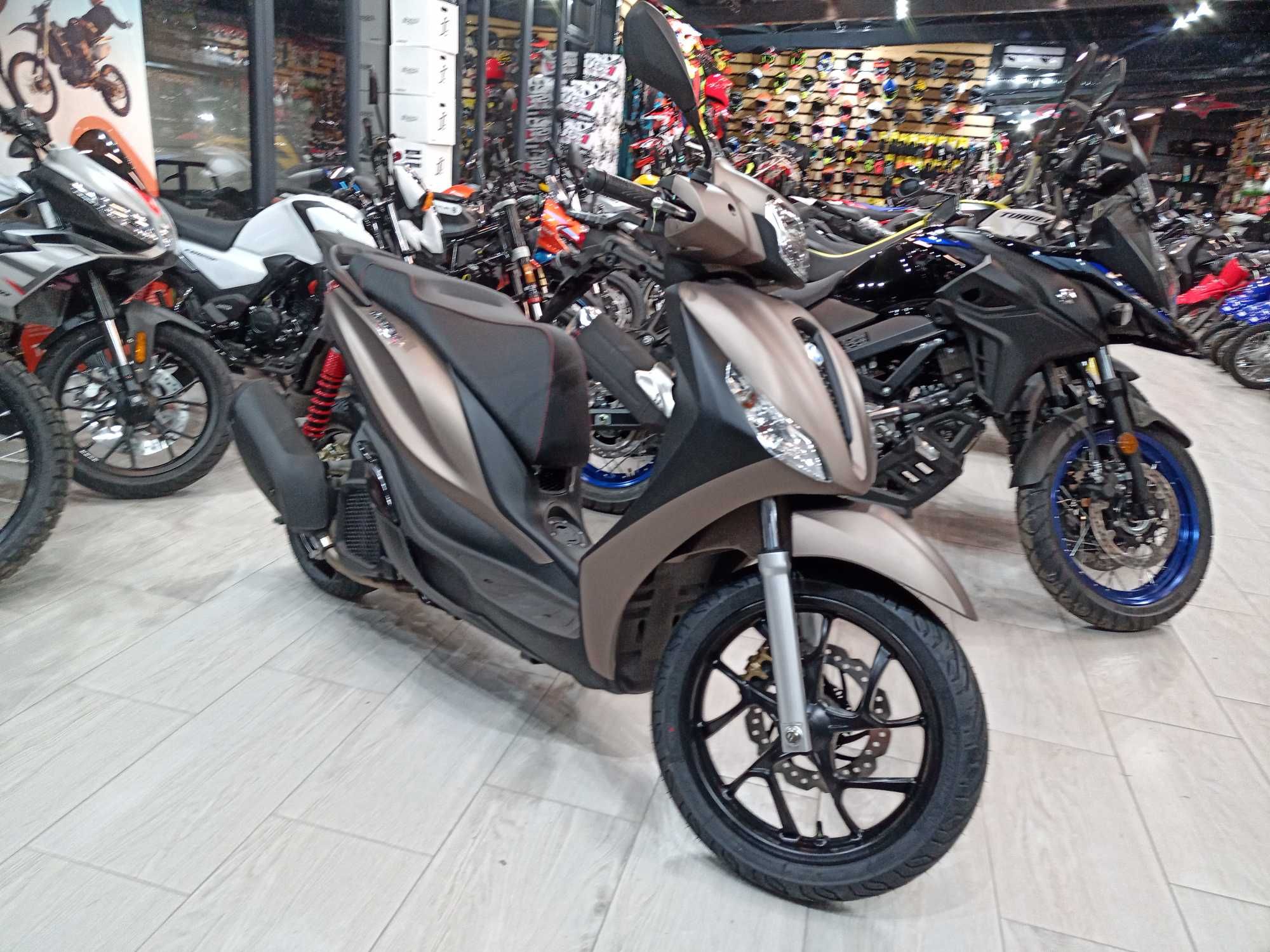 Piaggio Medley 125 S nou 0km-se conduce cu B-in stoc EST BIKE Campina