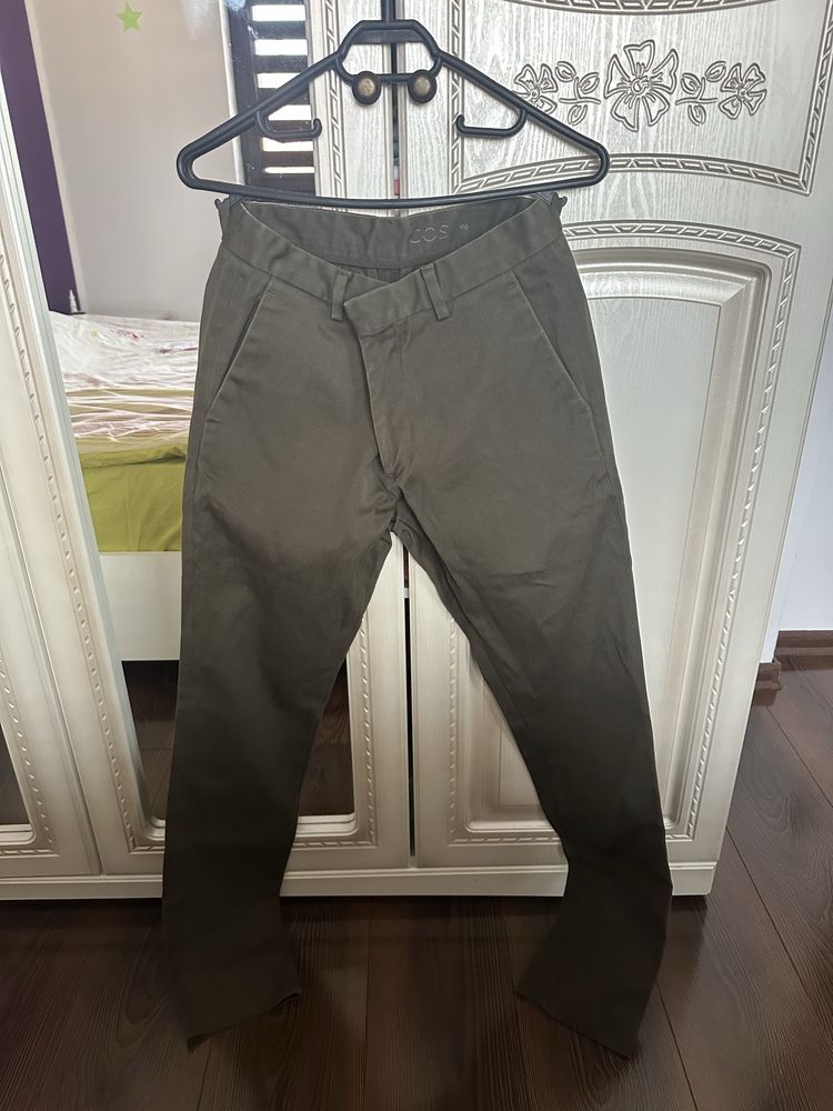Pantaloni chino COS