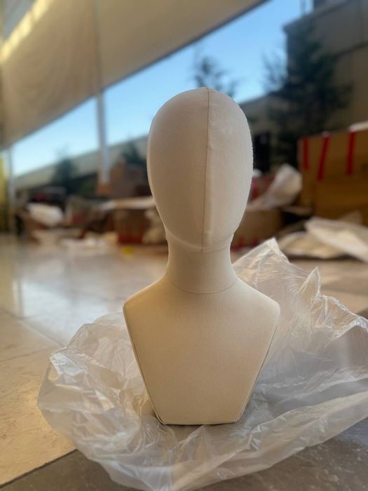 Romol, aksessuar yoki bosh kiyimlar uchun  maniken