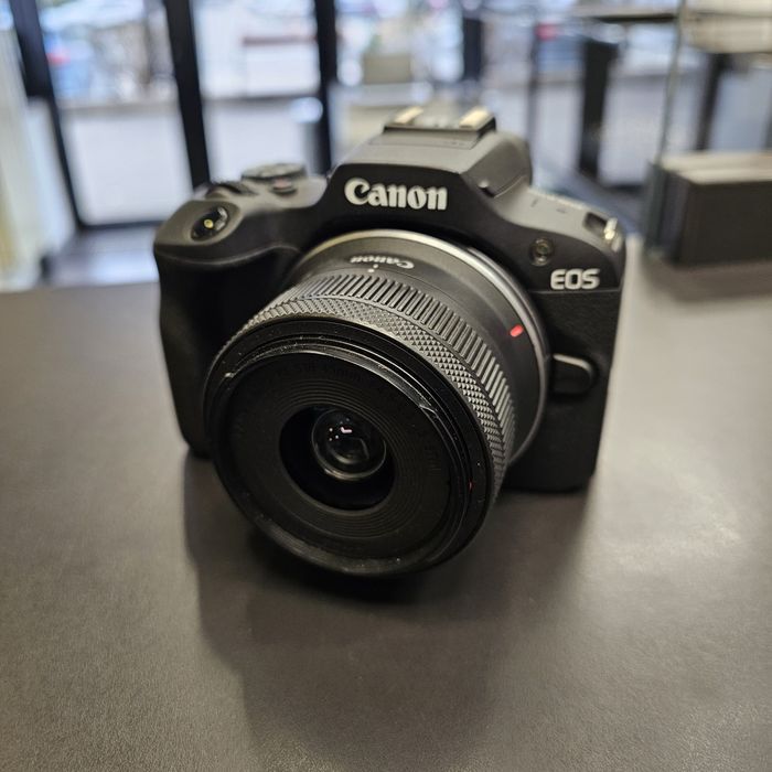 Amanet F28: Canon EOS R100 [p]