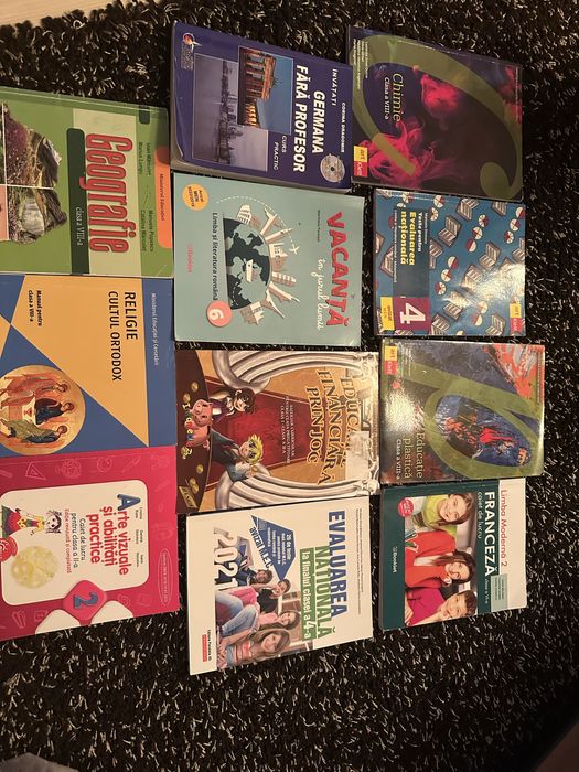 Carti diverse scoala