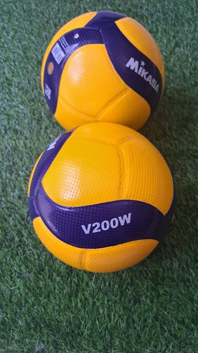 Мяч волейбольный Mikasa V200W