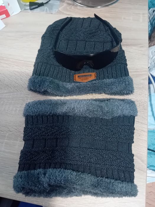 Set căciulă cu fular circular și ochelari de Ski Nou