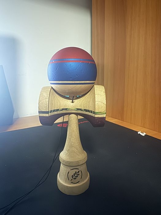 Kendama Su Lab Grip Friction Clear x Cereal Ascent 2 – stare excelentă