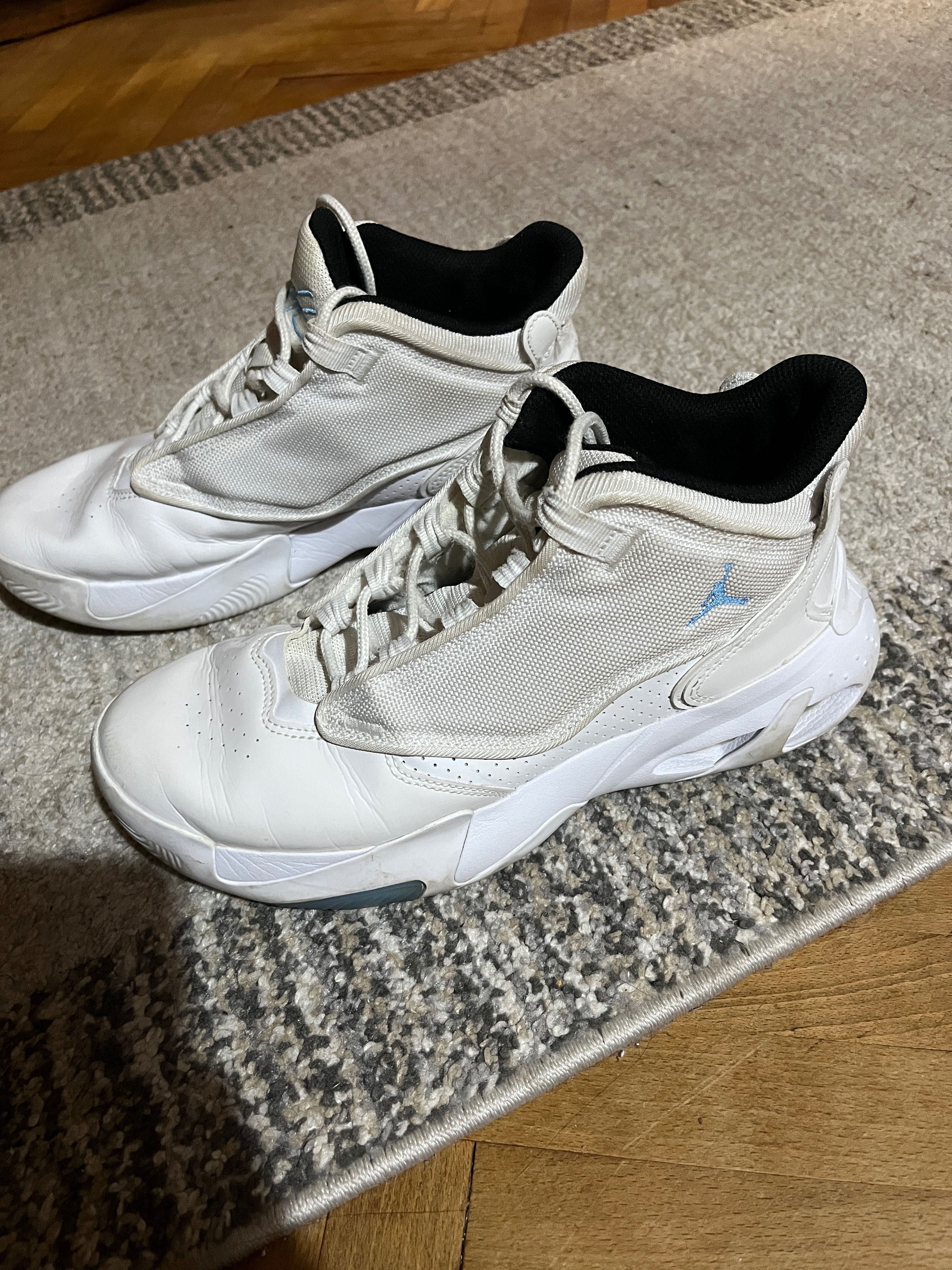 Jordan max aura 4
