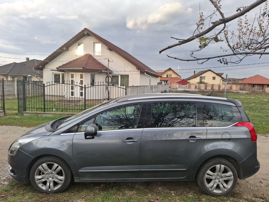 Peugeot 5008 din 2011