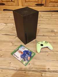 Consola Xbox Series X cu FIFA 22