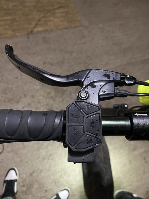 Trotineta electrica ruptor r1