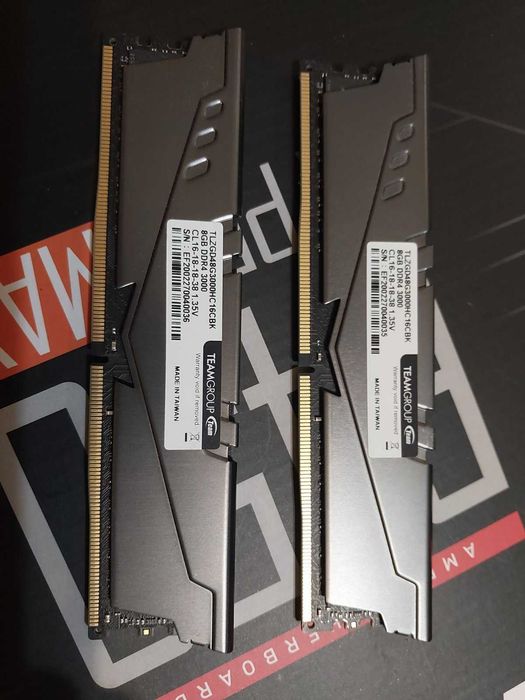 16GB 3000Mhz CL16 - Teamgroup