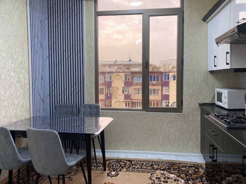 Сдается 2х комнатная возле фэмили парк Дск