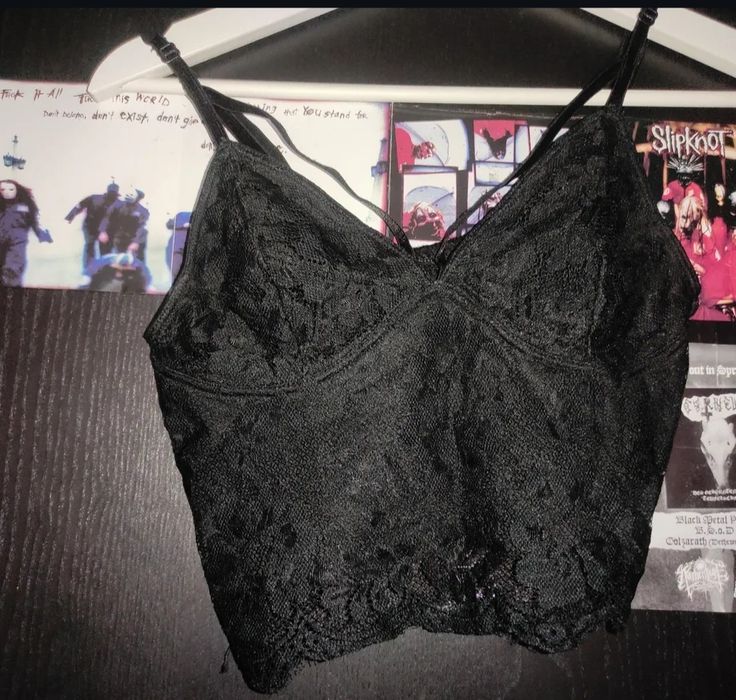 Черно дантелено бюстие