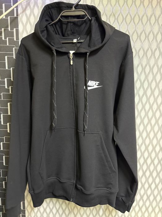 Nike           Nike