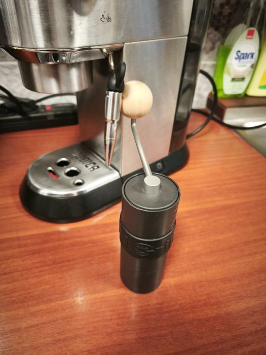 Vand set DeLonghi Dedica EC685 si rasnita Kingrinder p2