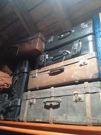 Стари ръчни куфари