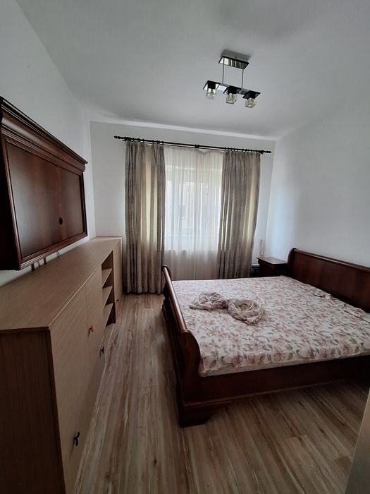 Închiriez apartament 2 camere decomandat