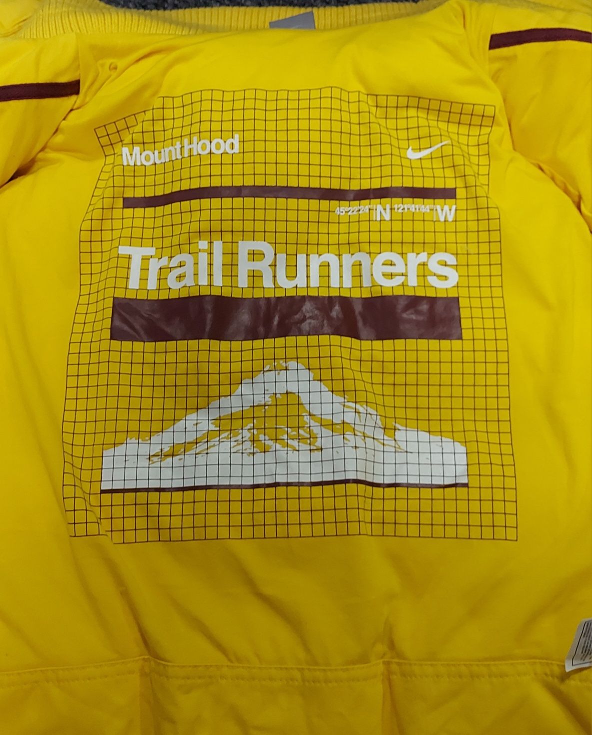 Nike дамски пухен елек M размер trail runners