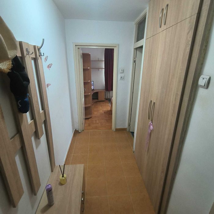 Apartament 1 cameră de închiriat, Zona LIPOVEI centrala proprie, 31 MP