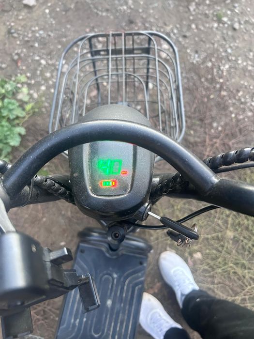 Scuter electric        .