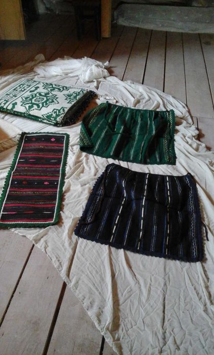 Cuvertu din lana lucrate manual