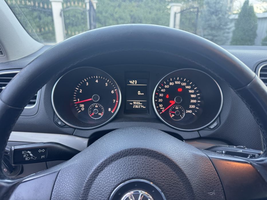 Volkswagen Golf VI