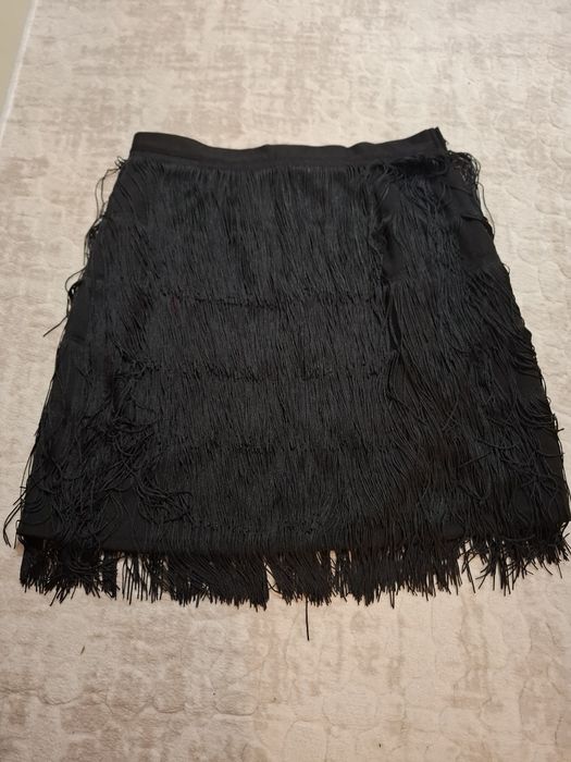 Дамска  черна пола размер М