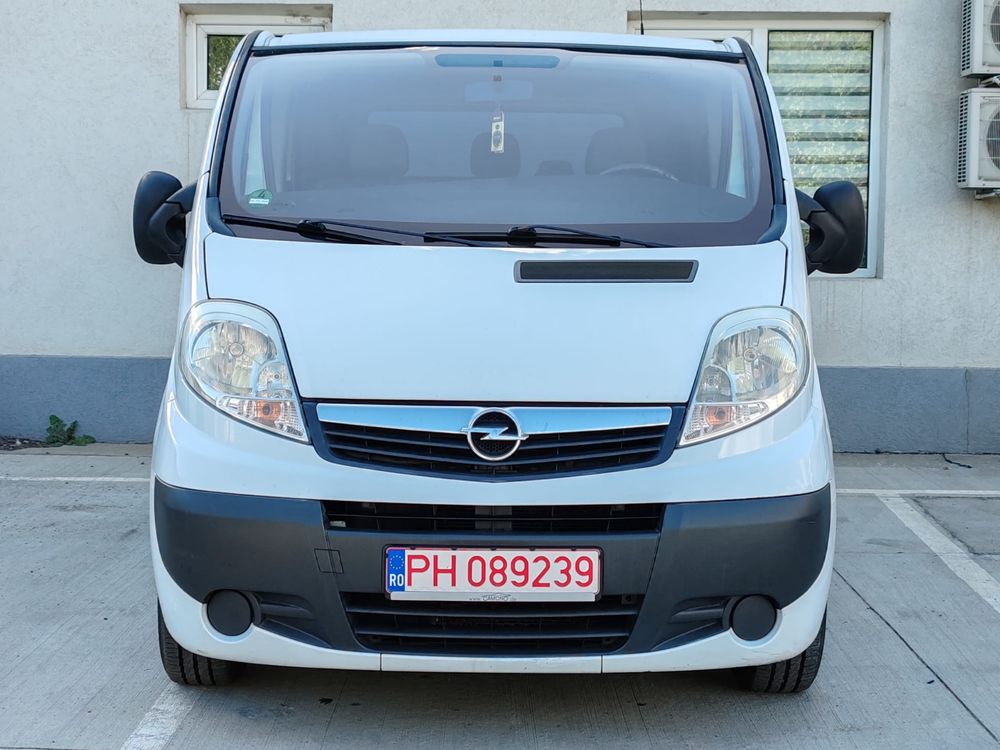 Opel Vivaro / 8 locuri / cutie automata / AC / tva deductibil