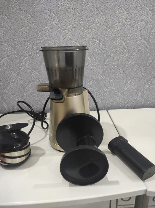 Redmond соковыжималка шнековая