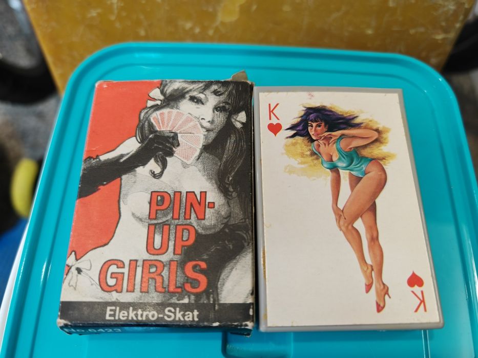 Електро шок от 60 те Pin-up Girls