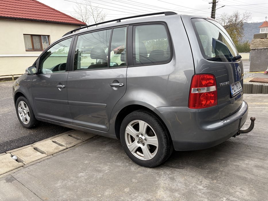 VW Touran 1.6fsi 2006 116cp Euro4 inmatriculat 1 proprietar de 4ani
