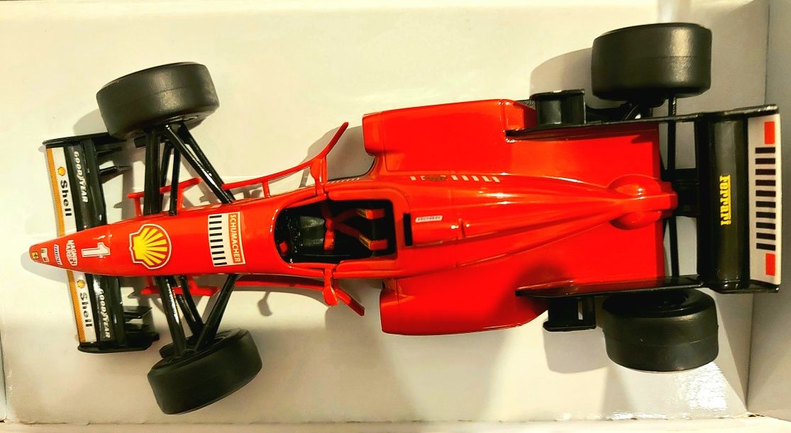 Vand masina de colectie Ferrari F310