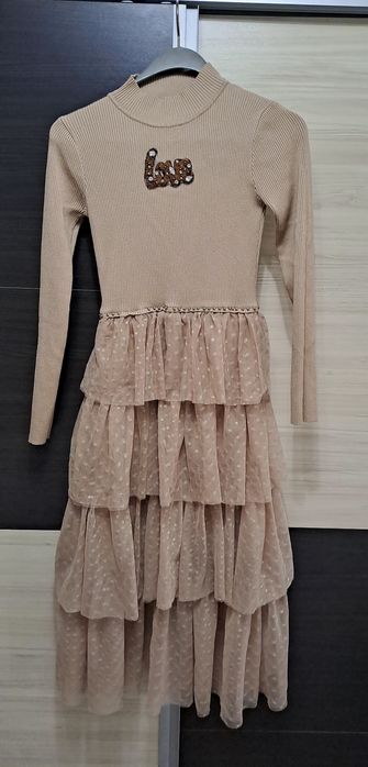 Топли и стилни рокли за прохладните дни – размер S