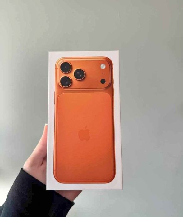 iPhone 17 Pro Max orange