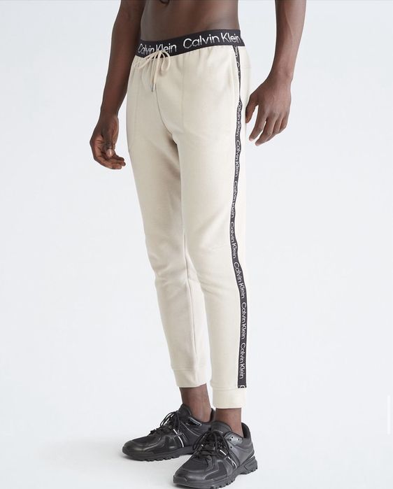 Распродажа Мужские Брюки от Calvin Klein