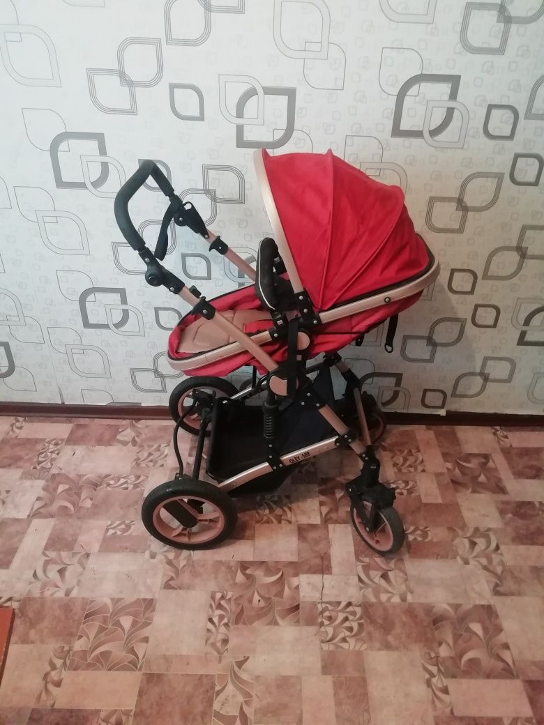 Продаем детскую коляску