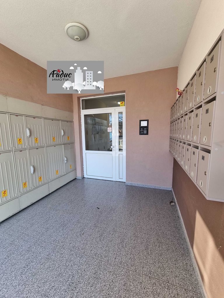 Продава се Тристаен апартамент в Стара Загора, Самара 1 - 129 кв.м за 892 €/кв.м - Снимка #1
