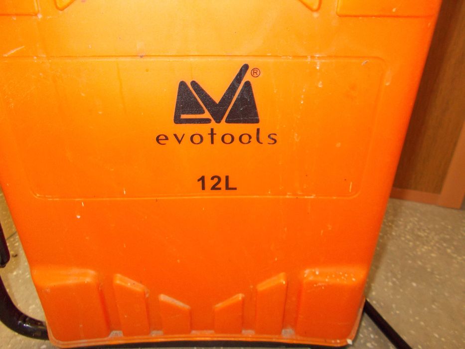 Pompa pentru stropit vita de vie